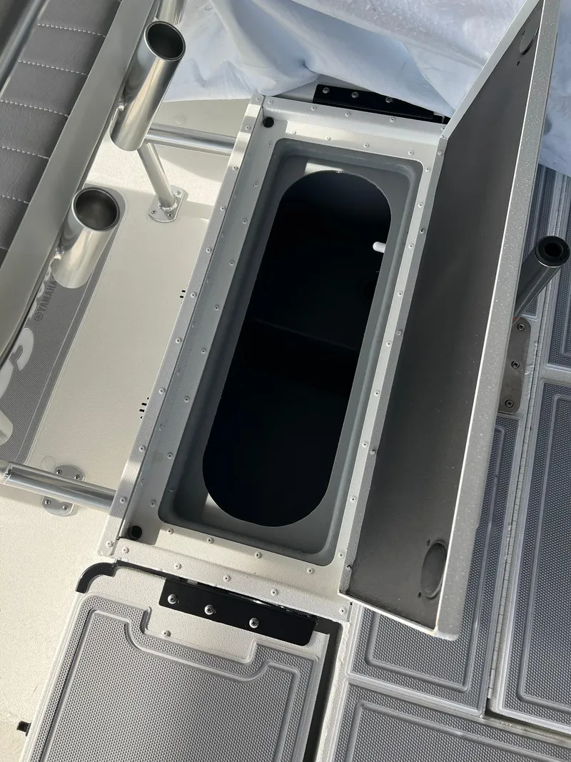 Slide: The Image of Steering console of 2025 G3 Bay 19 GX boat with gauges and controls. - 9