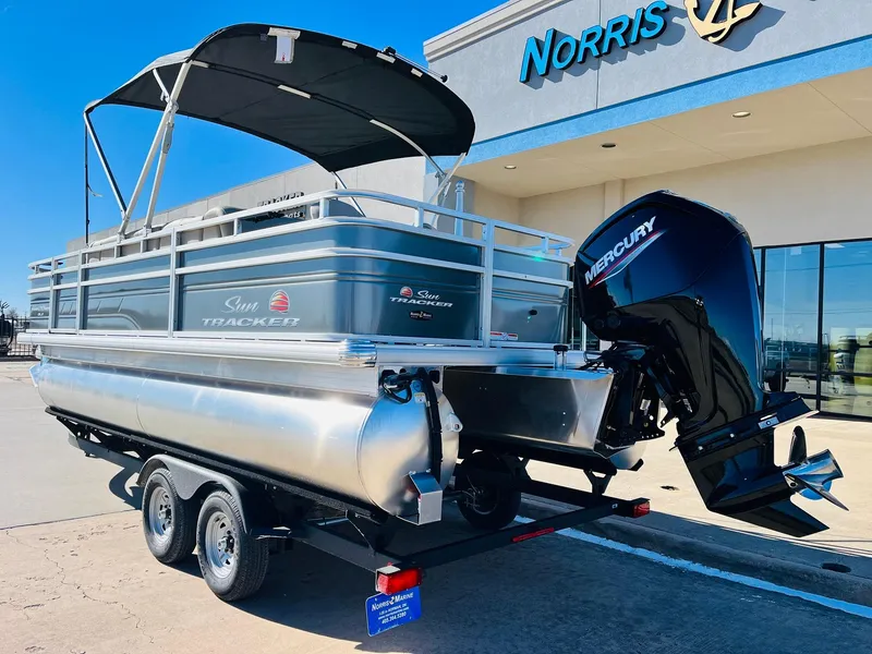 Slide: The Image of Sun Tracker Fishin' Barge 20 DLX 2025 - 54