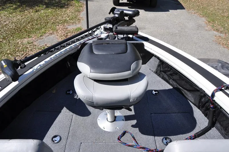 Slide: The Image of 2019 Tracker Targa V-19 Combo Tournament Edition boat with swivel seat and trolling motor. - 12