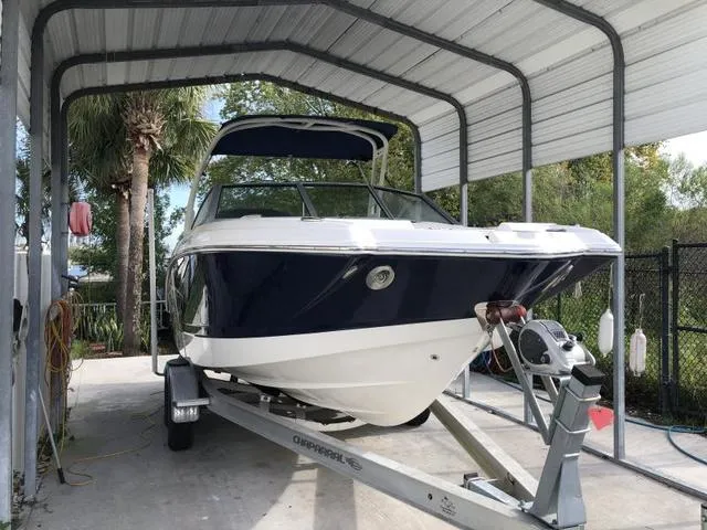 Slide: The Image of Chaparral 224 Sunesta Deluxe 2017 - 17