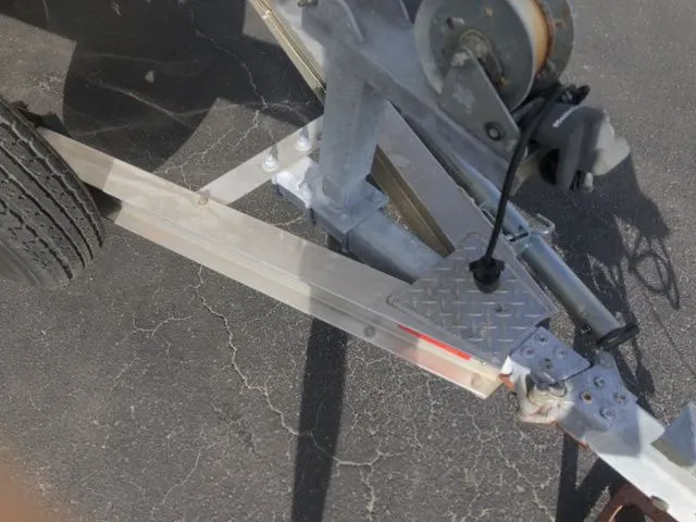 Slide: The Image of Regal 1900 ES Bowrider 2019 - 18