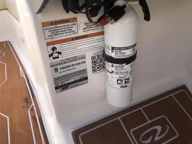 Slide: The Image of Regal 1900 ES Bowrider 2019 - 21