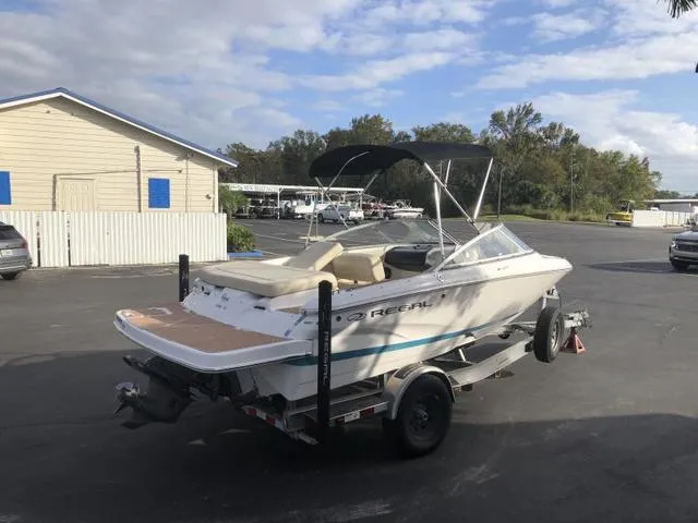 Slide: The Image of Regal 1900 ES Bowrider 2019 - 4