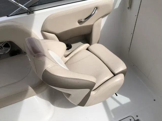 Slide: The Image of Chaparral 225 SSI Runabout Boat 2012 - 15