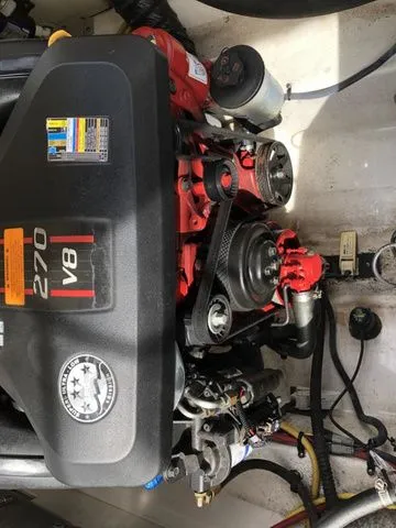 Slide: The Image of Chaparral 225 SSI Runabout Boat 2012 - 24