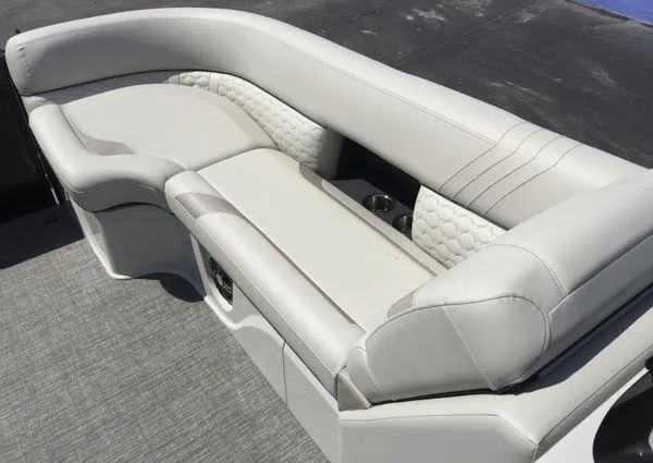 Slide: The Image of Crest Caribbean LX 230 SLS 2023 - 27