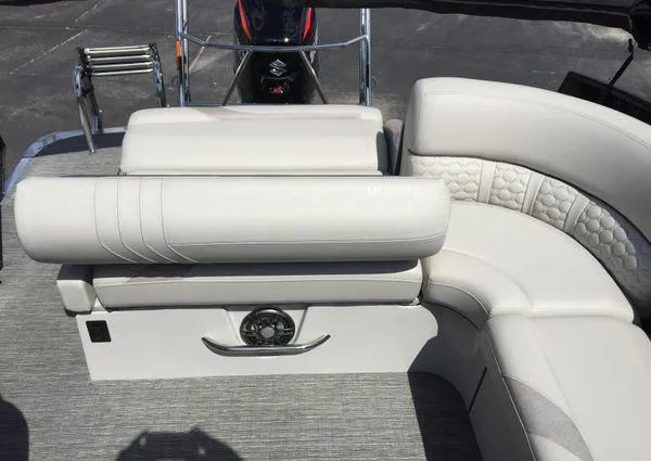 Slide: The Image of Crest Caribbean LX 230 SLS 2023 - 30