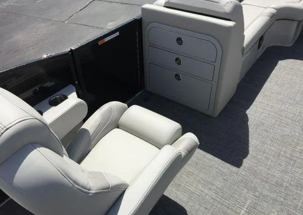 Slide: The Image of Crest Caribbean LX 230 SLS 2023 - 31