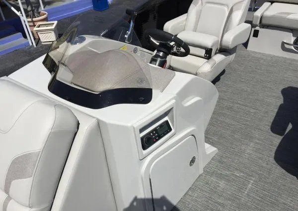 Slide: The Image of Crest Caribbean LX 230 SLS 2023 - 35