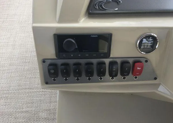 Slide: The Image of Crest LX 200 SLC 2024 - 10