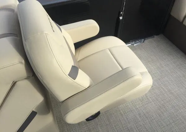 Slide: The Image of Crest LX 200 SLC 2024 - 16