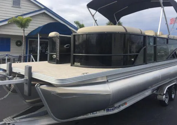 Slide: The Image of Crest LX 200 SLC 2024 - 3