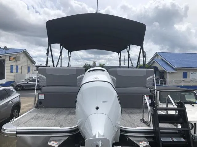 Slide: The Image of Dashboard of 2025 Crest Classic LX 220 SLRC with phone holder and controls. - 17