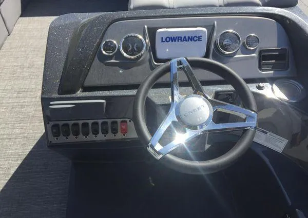 Slide: The Image of Crest DLX 220 SLRC 2023 - 10