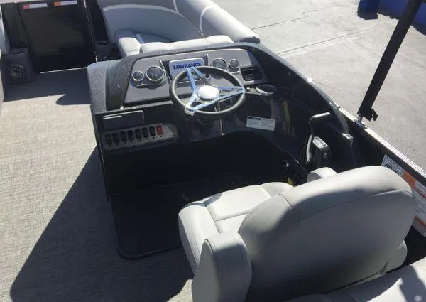 Slide: The Image of Crest DLX 220 SLRC 2023 - 17