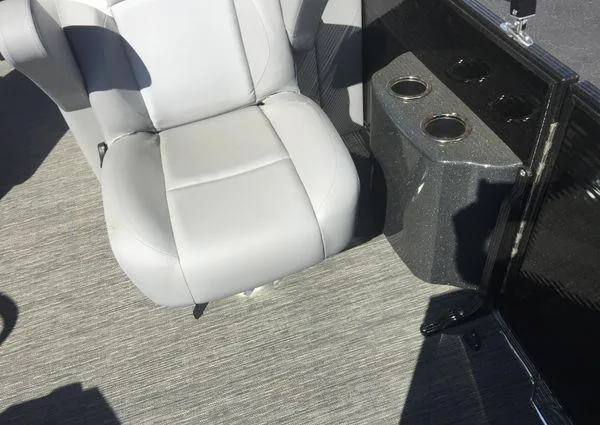 Slide: The Image of Crest DLX 220 SLRC 2023 - 21