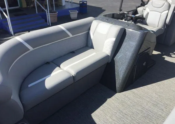 Slide: The Image of Crest DLX 220 SLRC 2023 - 22