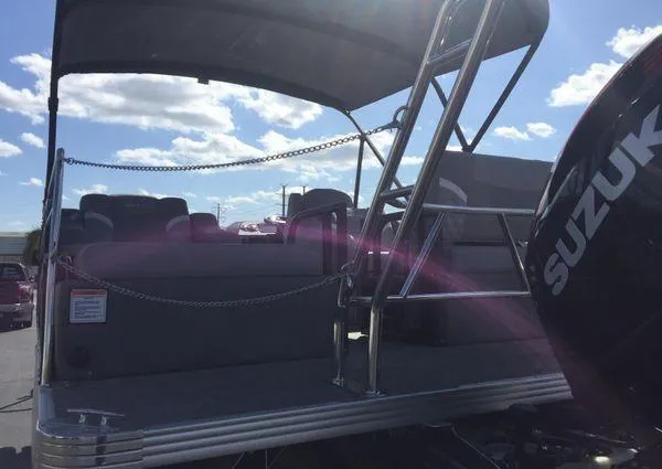 Slide: The Image of Crest DLX 220 SLRC 2023 - 23