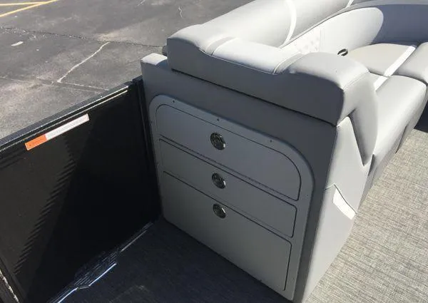 Slide: The Image of Crest DLX 220 SLRC 2023 - 29