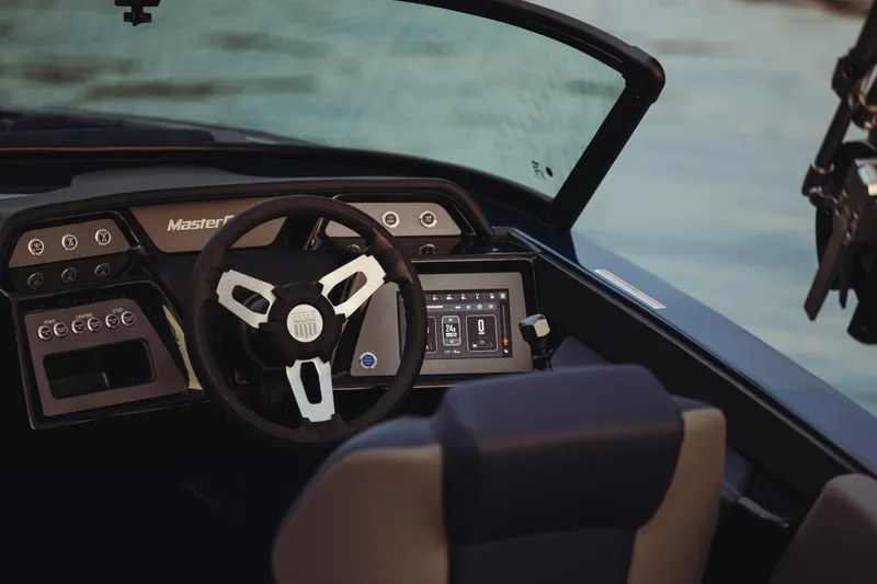 Slide: The Image of MasterCraft NXT21 2025 - 38