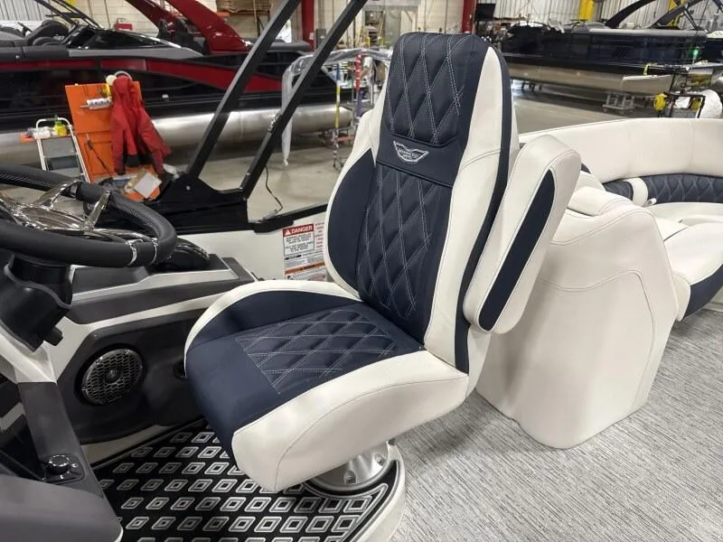 Slide: The Image of Bennington 25QFB-ESP (TC) 2025 - 8