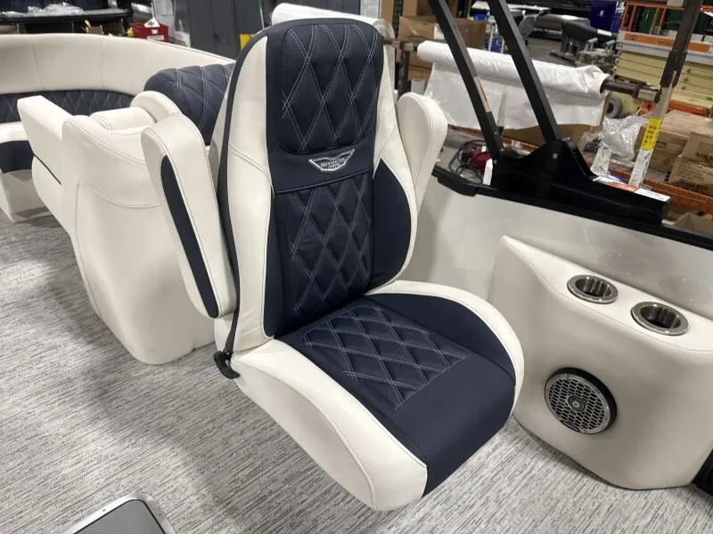 Slide: The Image of Bennington 25QFB-ESP (TC) 2025 - 9