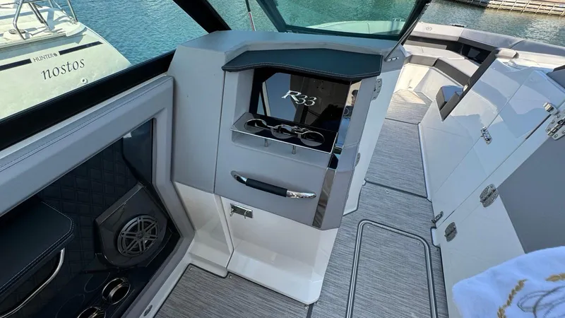 Slide: The Image of Cobalt R33 2023 - 10