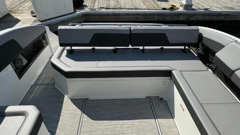 Slide: The Image of Cobalt R33 2023 - 13