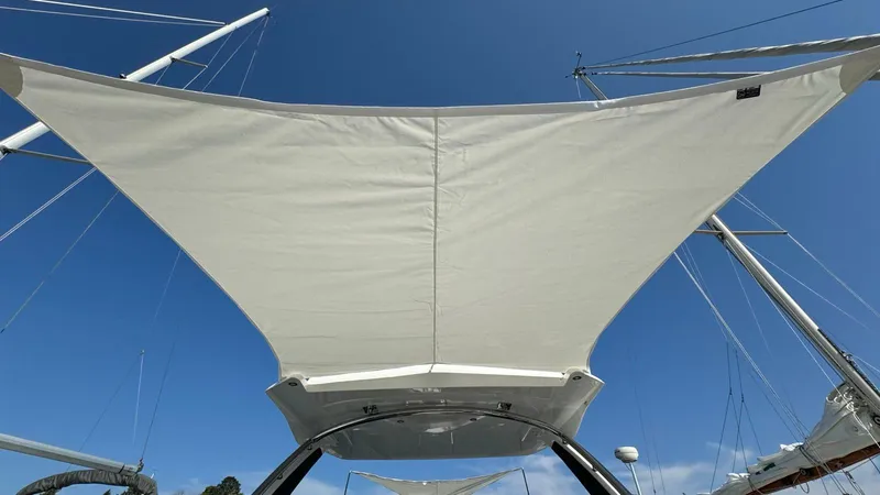 Slide: The Image of Cobalt R33 2023 - 17