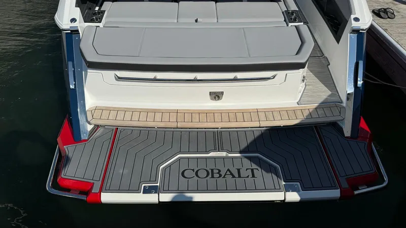 Slide: The Image of Cobalt R33 2023 - 19