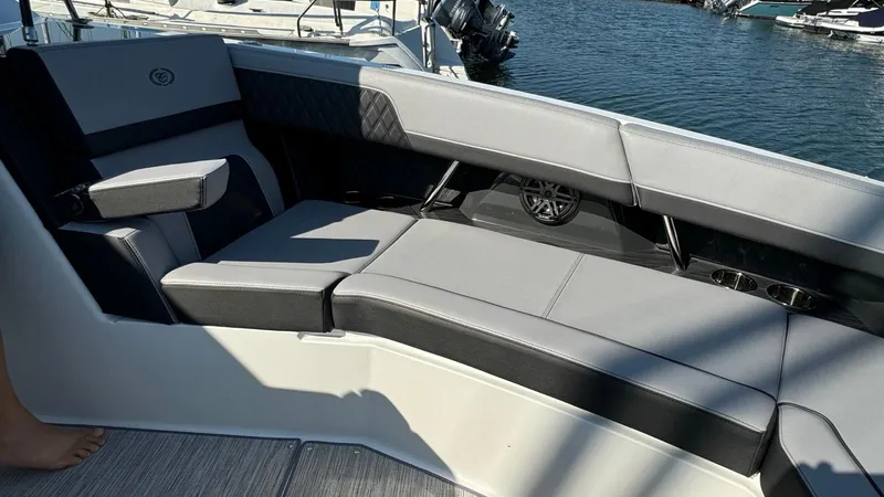 Slide: The Image of Cobalt R33 2023 - 7