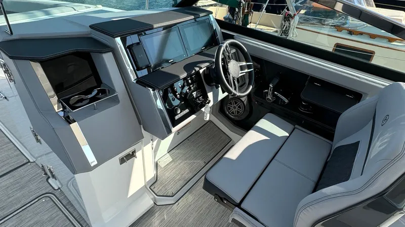 Slide: The Image of Cobalt R33 2023 - 8