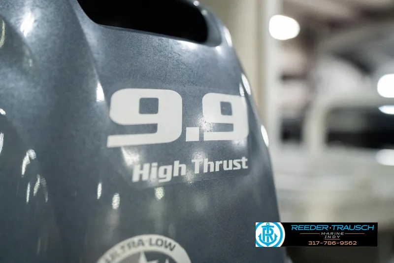 Slide: The Image of 9.9 High Thrust engine on 2001 Sweetwater SW 20 RE boat. - 38