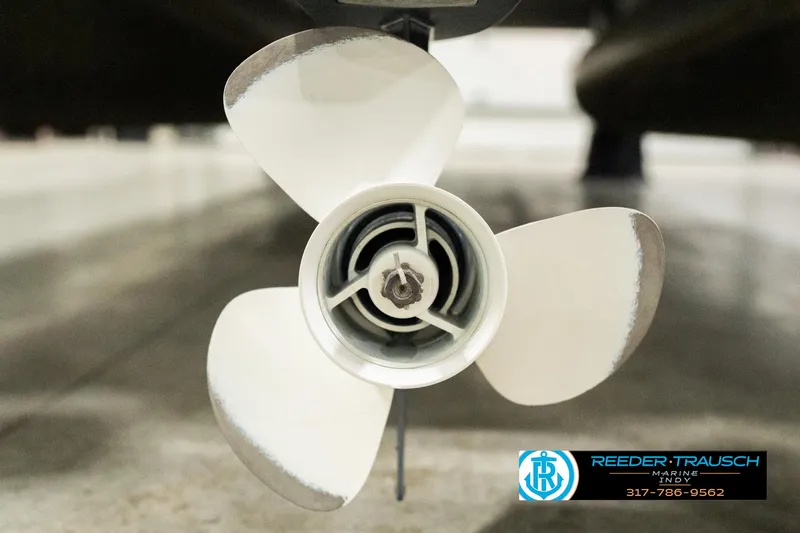 Slide: The Image of Propeller of 2001 Sweetwater SW 20 RE boat, close-up view. - 39