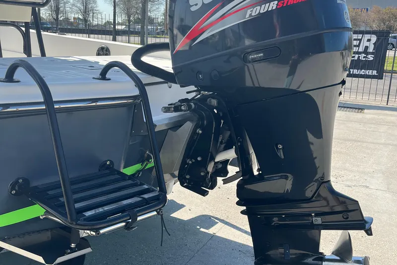 Slide: The Image of 2015 Epic 22 SC Center Console Bay Boat with Suzuki Four Stroke engine. - 24