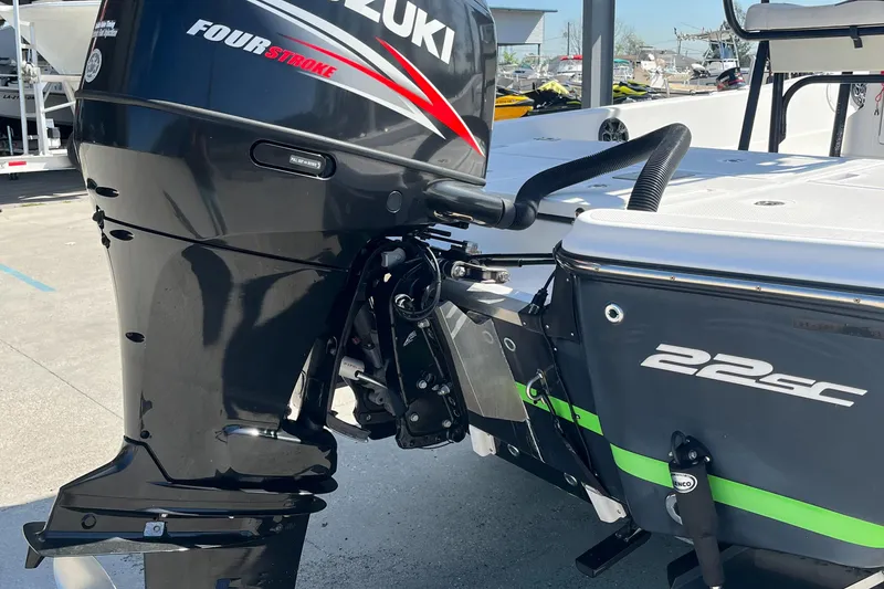 Slide: The Image of 2015 Epic 22 SC Center Console Bay Boat with Suzuki Four Stroke engine. - 25