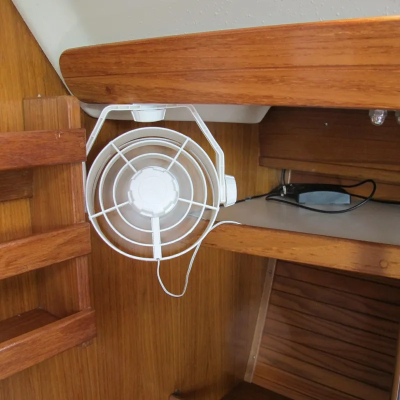 Slide: The Image of Catalina 42 MkII 1999 - 51