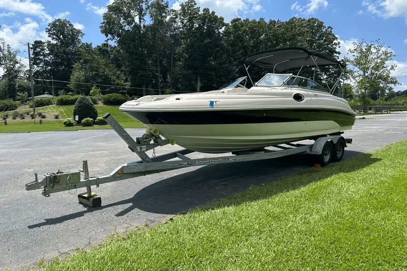 Slide: The Image of Sea Ray 240 Sundeck 2004 - 11