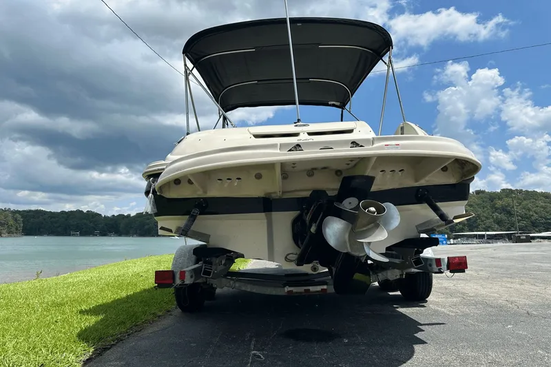 Slide: The Image of Sea Ray 240 Sundeck 2004 - 12