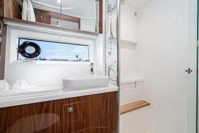 Slide: The Image of Riviera 4600 Sport Yacht 2024 - 51