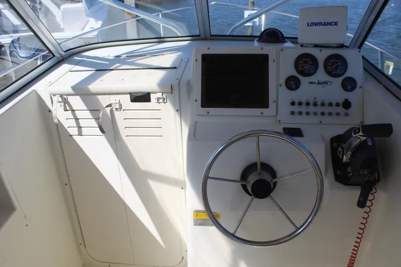 Slide: The Image of Sea Boss 210 Walkaround 2004 - 13