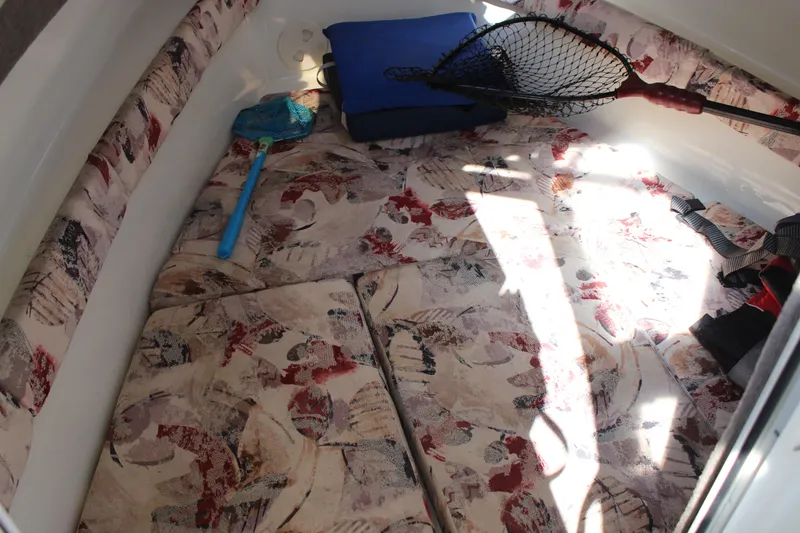 Slide: The Image of Sea Boss 210 Walkaround 2004 - 17