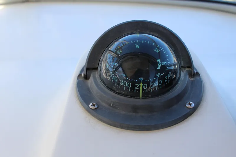 Slide: The Image of Sea Boss 210 Walkaround 2004 - 18