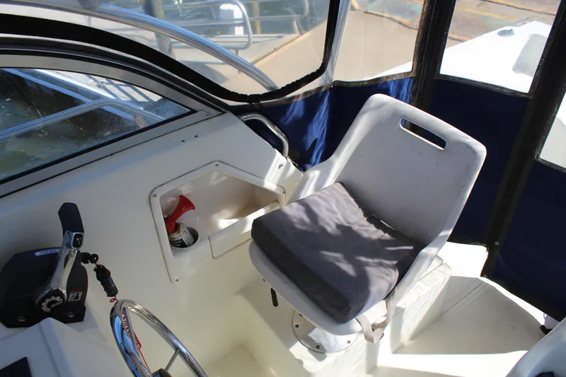 Slide: The Image of Sea Boss 210 Walkaround 2004 - 19