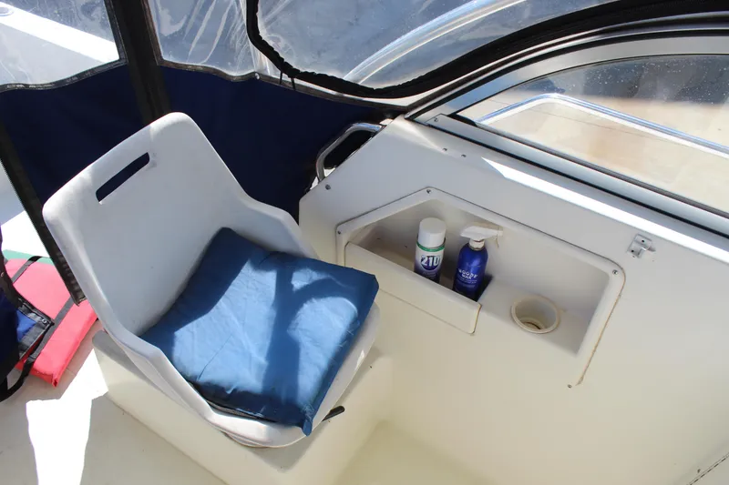 Slide: The Image of Sea Boss 210 Walkaround 2004 - 20