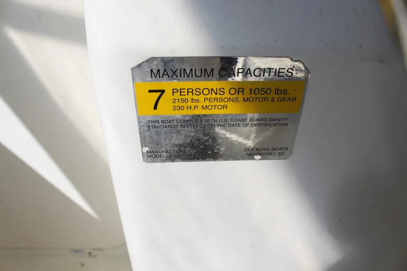 Slide: The Image of Sea Boss 210 Walkaround 2004 - 21