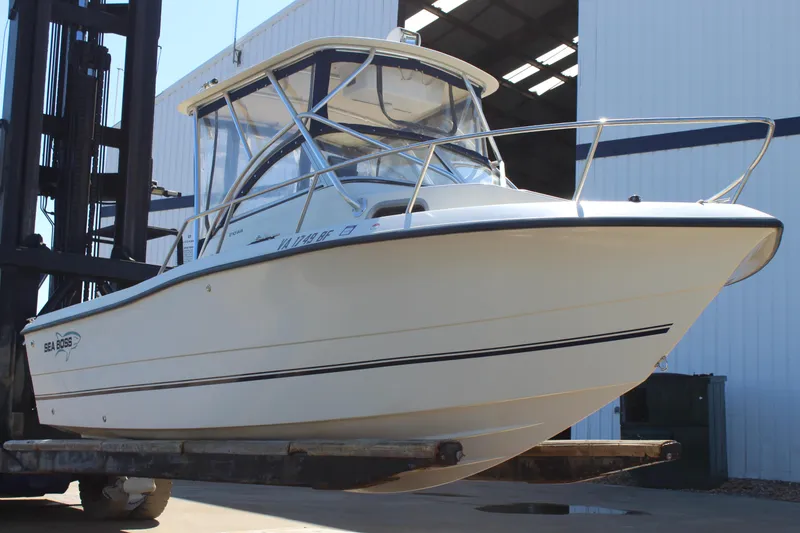 Slide: The Image of Sea Boss 210 Walkaround 2004 - 3