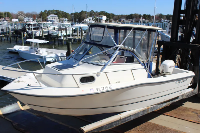 Slide: The Image of Sea Boss 210 Walkaround 2004 - 5