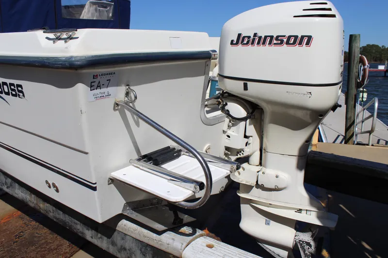 Slide: The Image of Sea Boss 210 Walkaround 2004 - 7