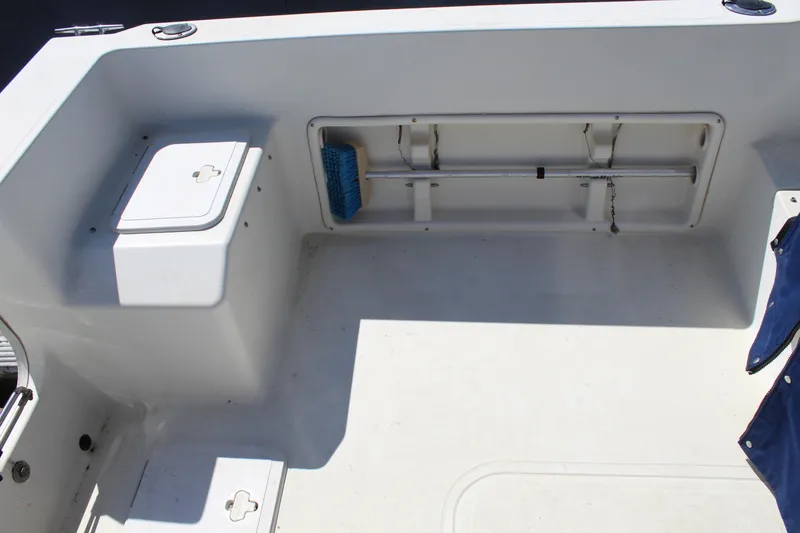 Slide: The Image of Sea Boss 210 Walkaround 2004 - 9